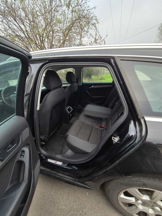 Audi A4 B8 S-line 2.0 TDI/Navi/Euro5/Automata