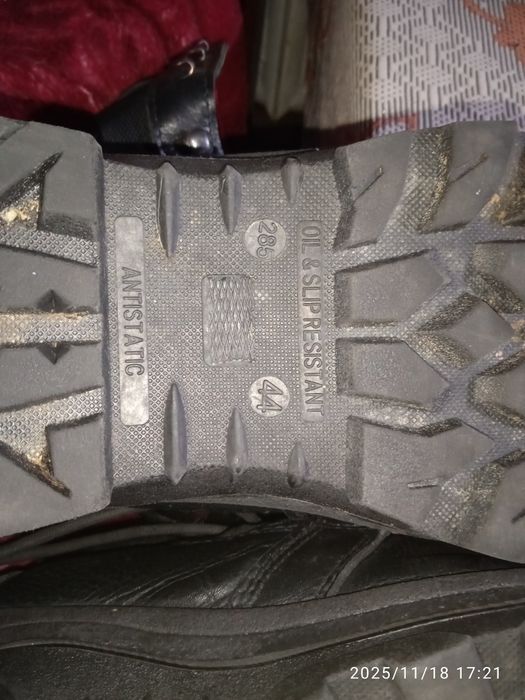 Продам берцы .берцы