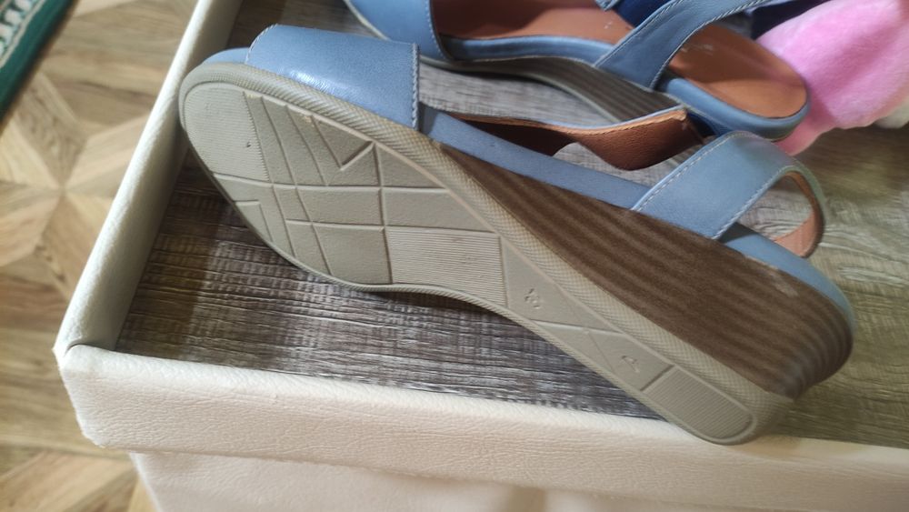 Sandale din piele NOI nr 36
