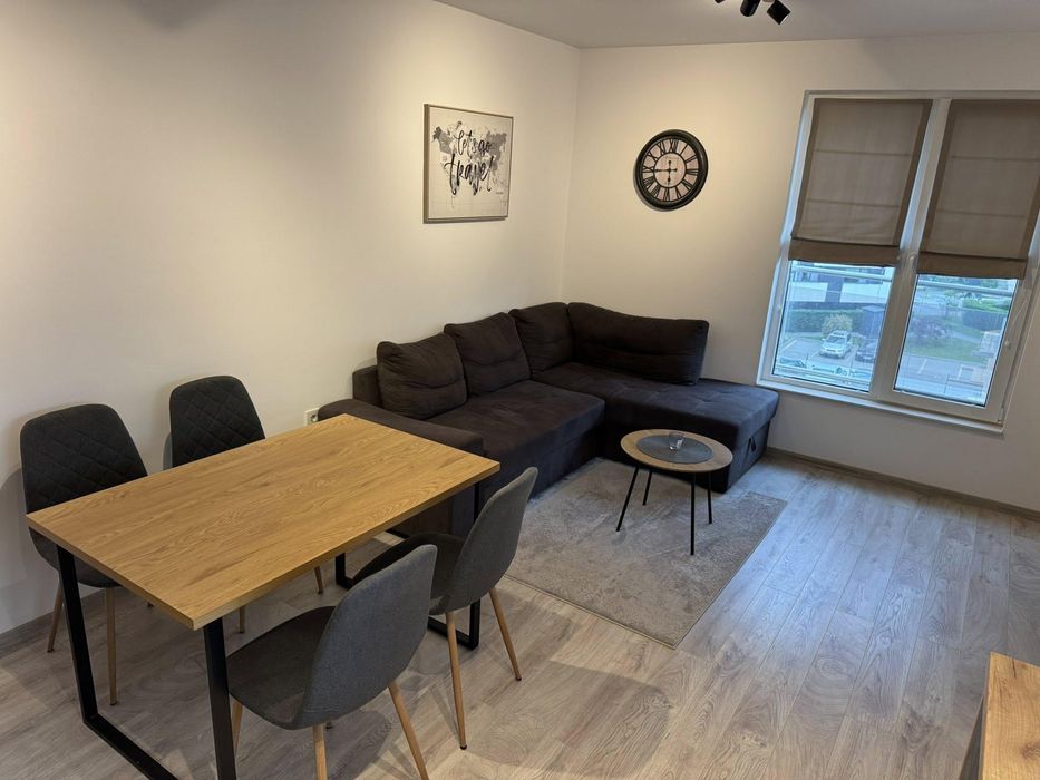 Дава се под наем Двустаен апартамент в Варна, Победа - 65 кв.м за 650 € - Снимка #1