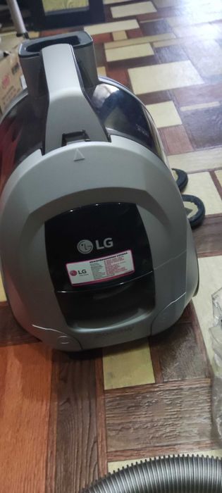 Пылесос почти новый