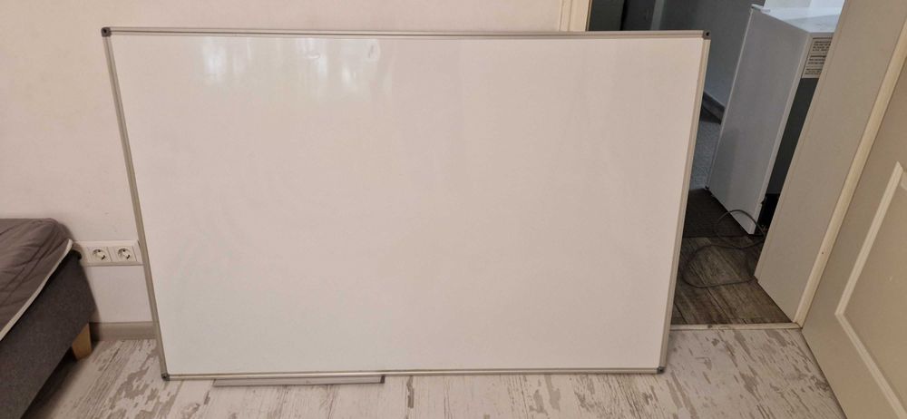 Tablă albă (whiteboard) cu ramă de aluminiu 150x100