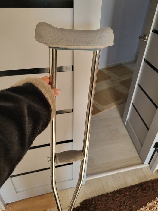 Продаю костыли пара