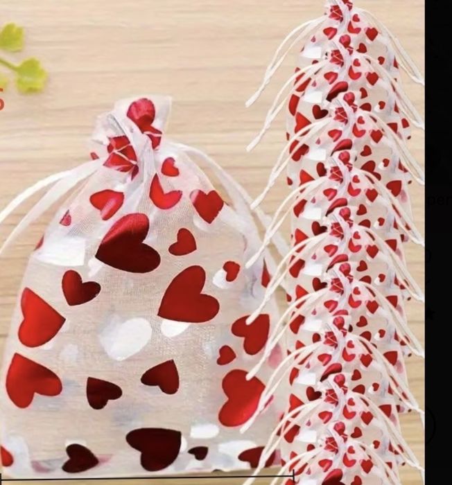 Martisoare 12 bratari+ saculeti cadou