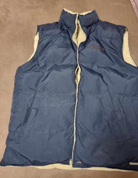 Продам безрукавку двухсторонюю