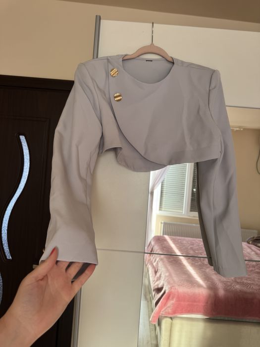 Compleu top și fustă