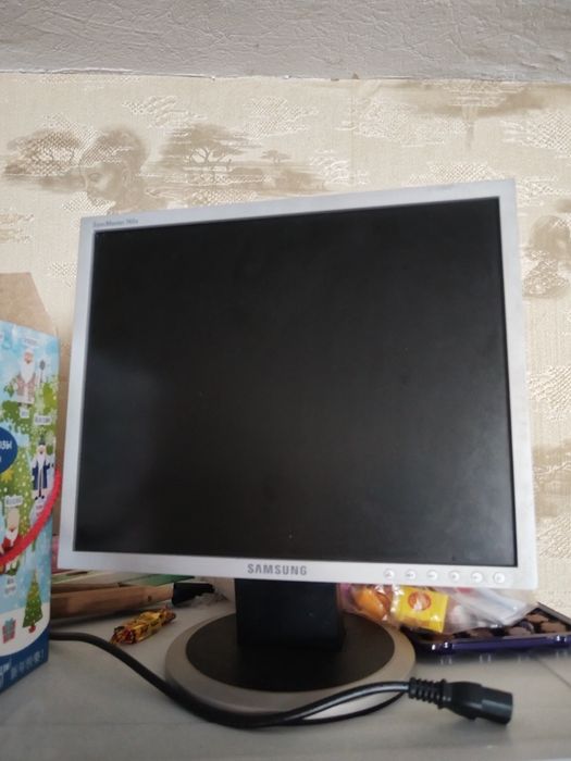 Монитор полностью рабочий