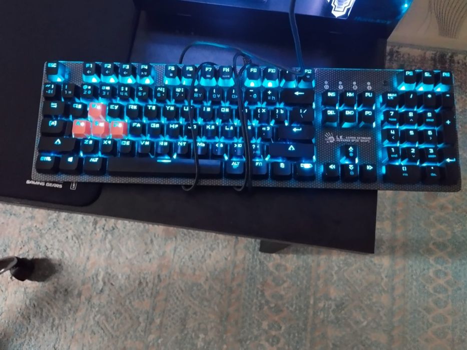 клавиатура Bloody B810R
