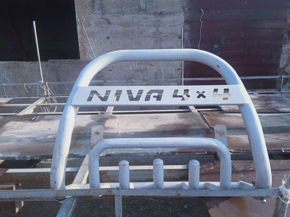 Кенгурятник на Ниву