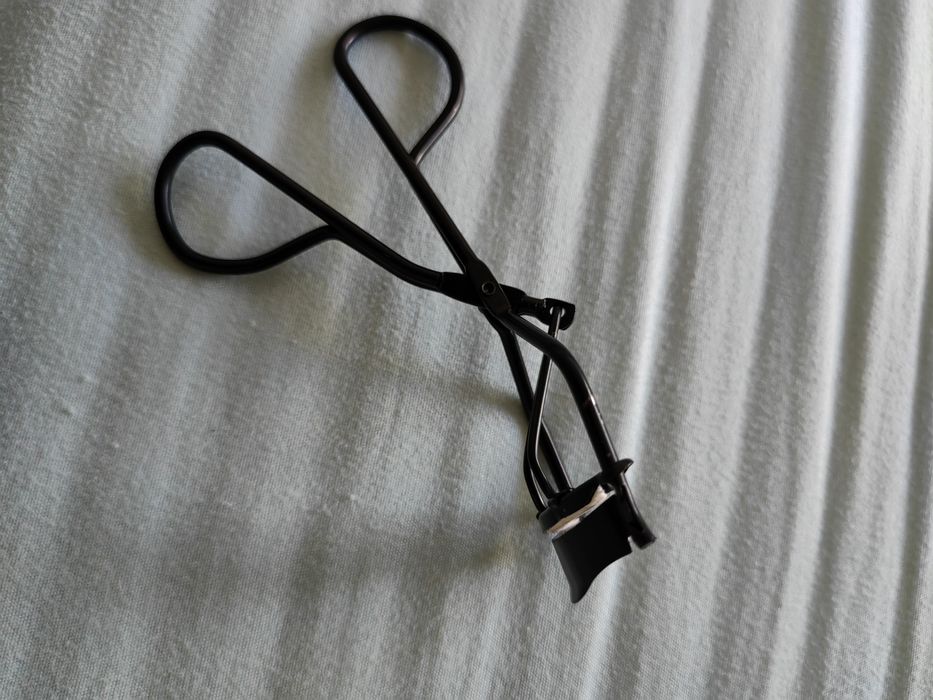 Извивачка на мигли