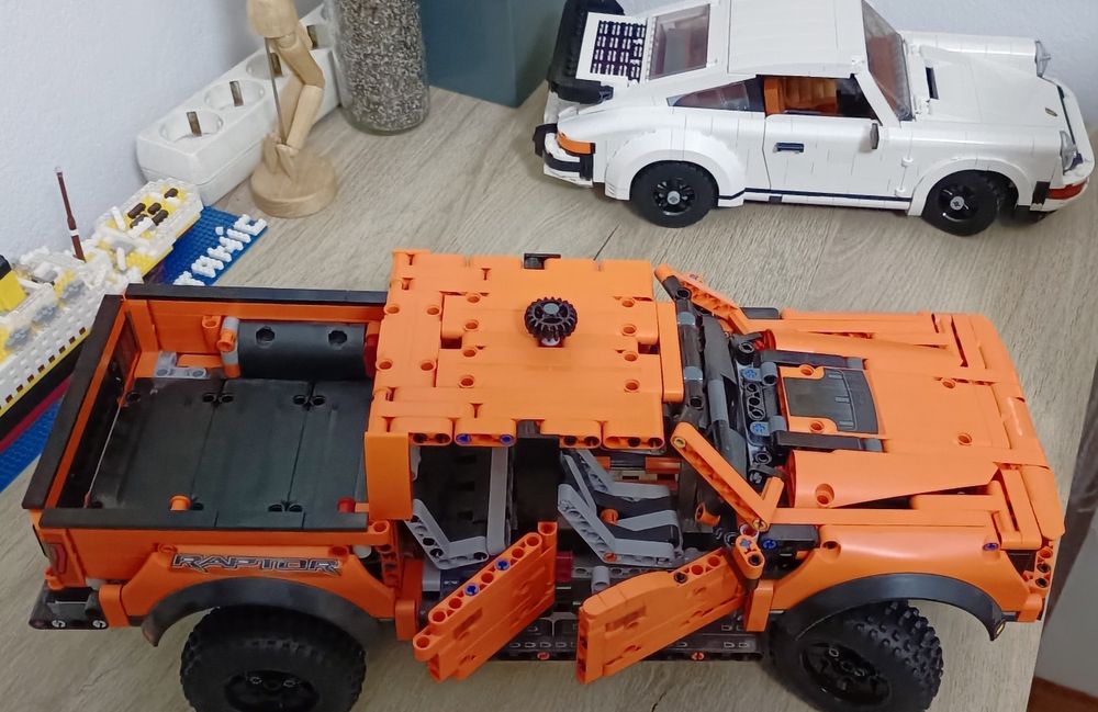 Vând mașinuță lego