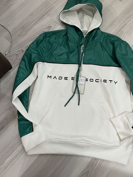 Compleu Made by Society