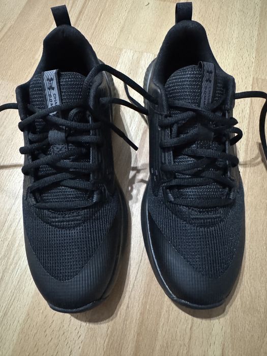 Adidasi Under Armour Commit