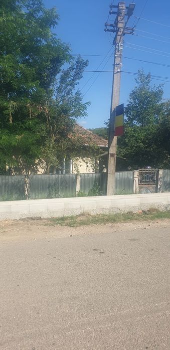 Vand casă la țară