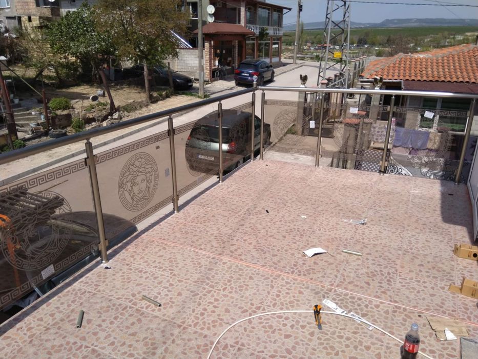 Стъклени парапети Версаче