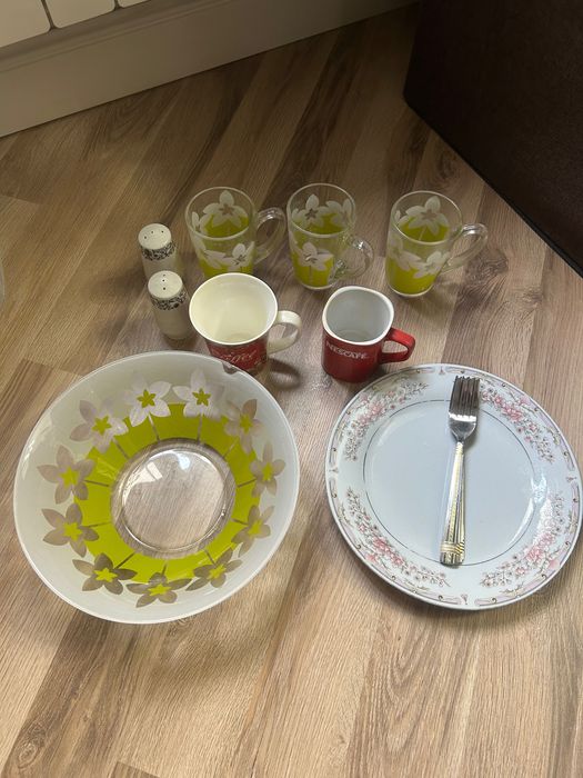 Посуда разная чайники кружки