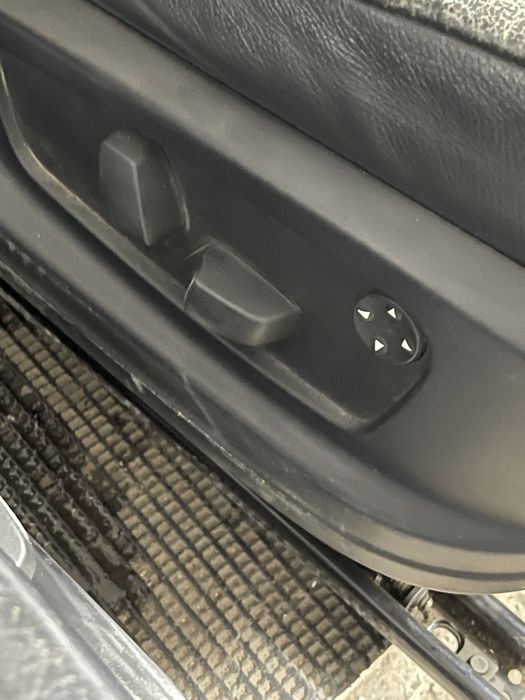 Продам сидение бмв х5е70