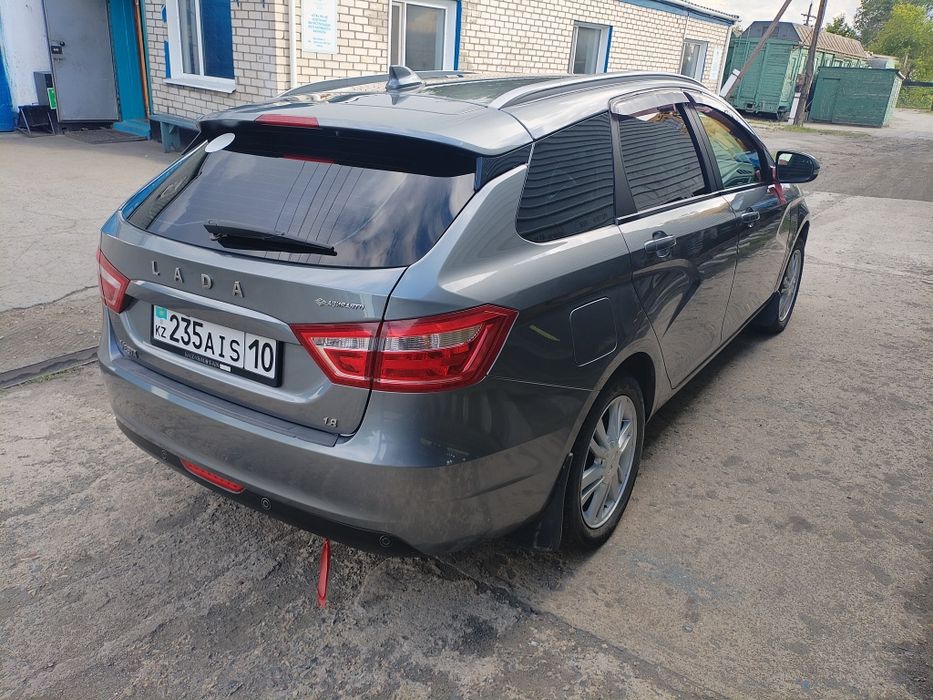 Продам ладу Веста 2018 года выпуска