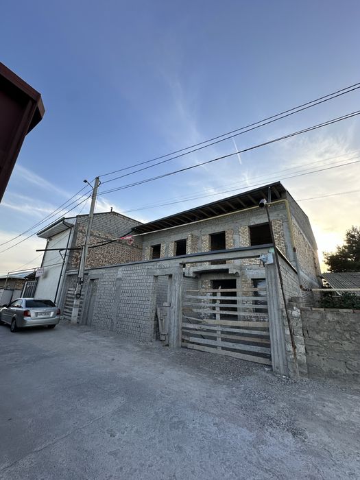 Sergeli hovli uchaska 225m kv