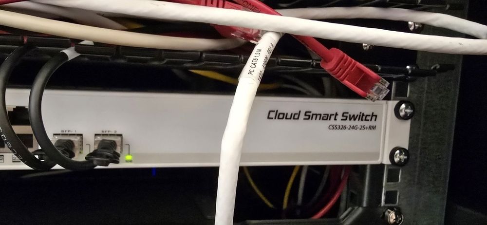 Mikrotik css326 24g 2s rm
Суича е с проблем. Работят портове о