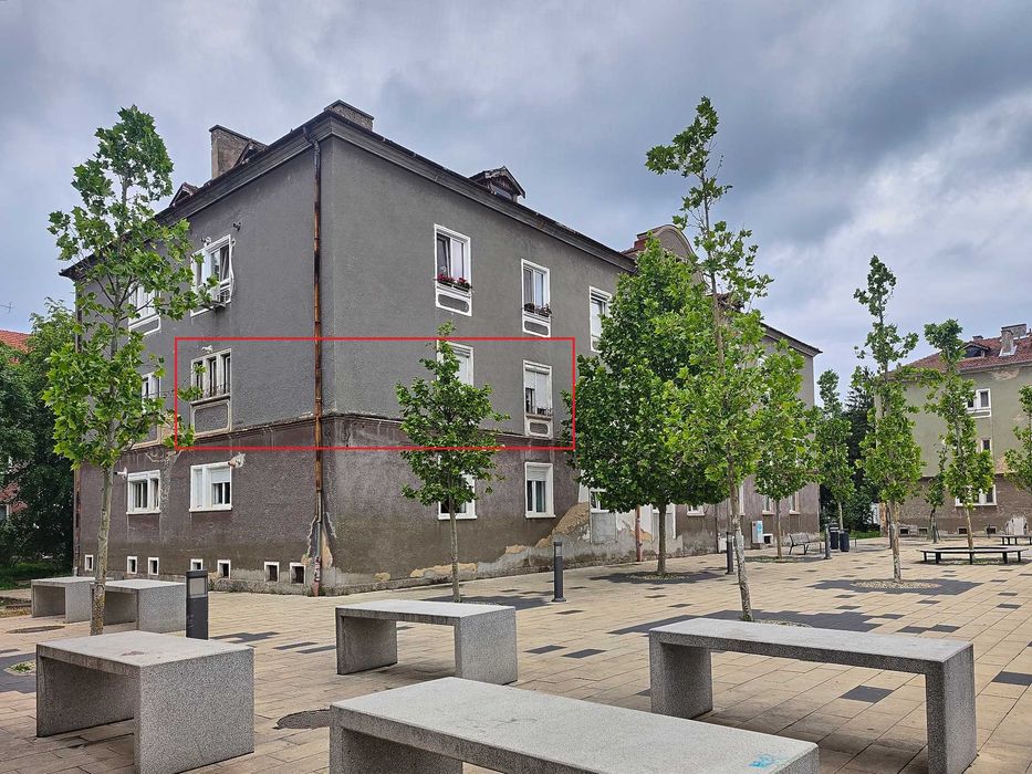 Vând apartament două camere în Reșița