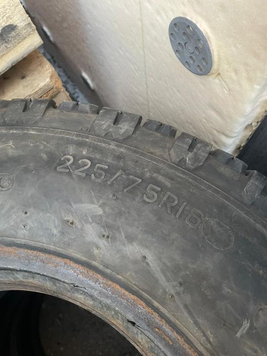 Продам шины. б/у