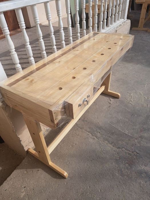 Верстак. столярный верстак. школьная верстак. деревянные верстак.