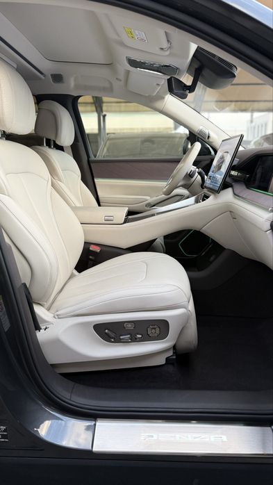 Denza N9 Full с пробегом 1800км в идеальном состоянии