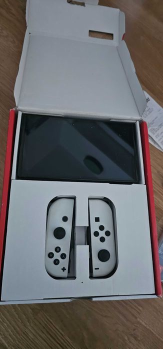 Nintendo switch Mario Kart 8 Deluxe/Nintendo switch Oled + 2 игри
