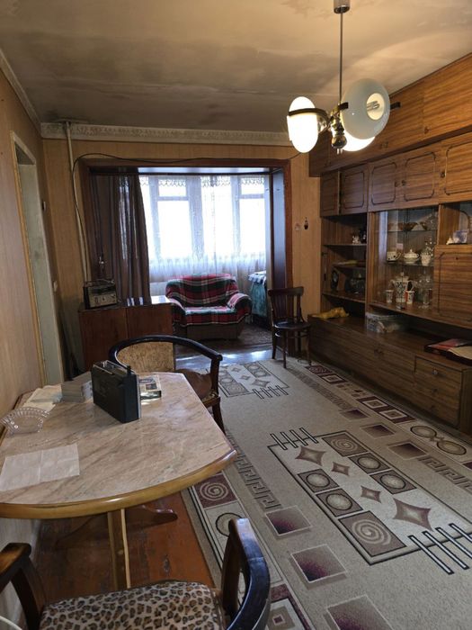 Чиланзар 8. Парус. 1 комнатная 2 х 6 балкон 42 м2