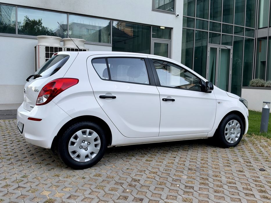 HYUNDAI i20 2014 — imagine 9