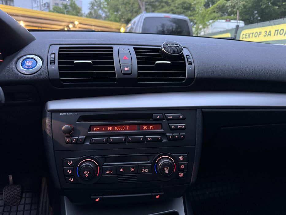 Продавам BMW 120i