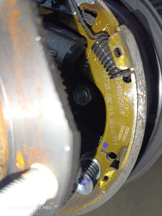 JAC M4  kalotka oldi orqa