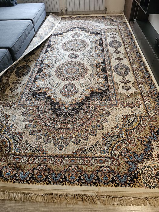 Продаётся почти новый бельгийский ковёр