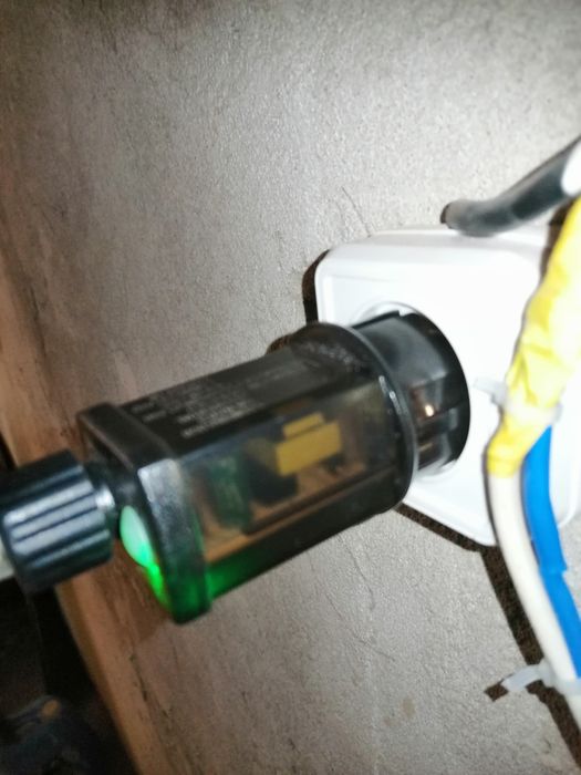 Новая ёлка с гирляндами