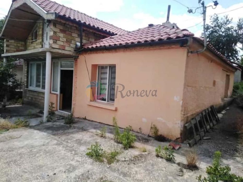 Продава се Къща в Девня - 203 кв.м за 101 €/кв.м - Снимка #1