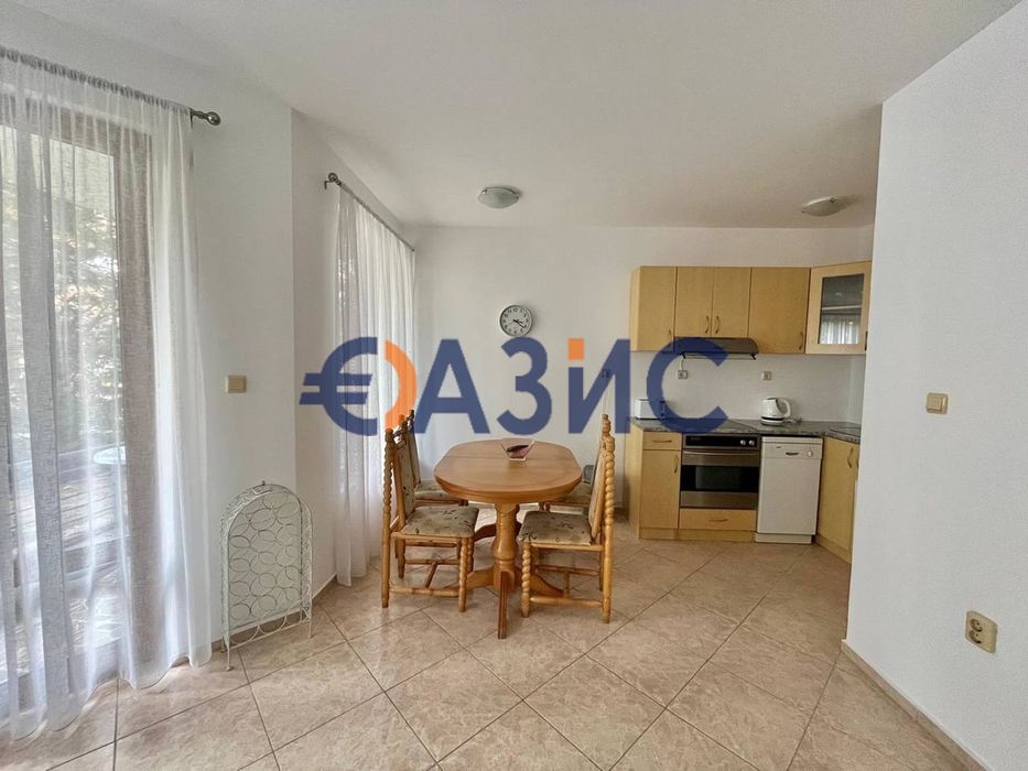 Апартамент с 2 спални в комплекс Глобал Сити, Несебър, България, 95 кв