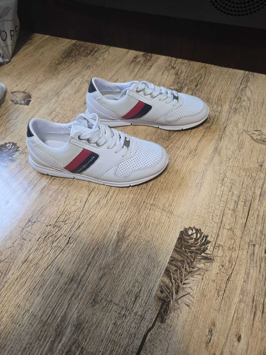 Дамски маратонки 38 бели и сиви