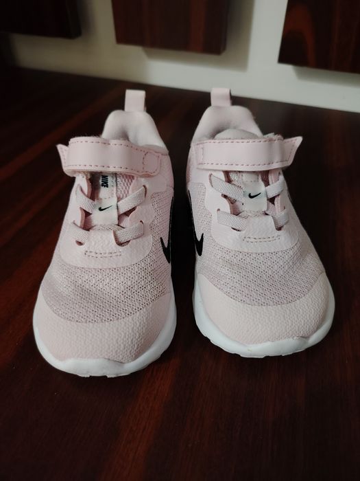 Adidași fetițe Nike, mărimea 22