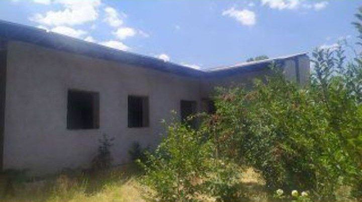 hovli uchastka leles kokterak. uchastka sotiladi 75000$ 6 sotix 20x30