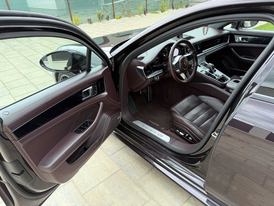 Porsche Panamera 4S
