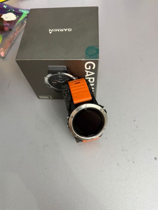 продам часы Garmin Fenix 5