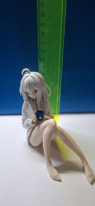 Аниме девушка,фигурка