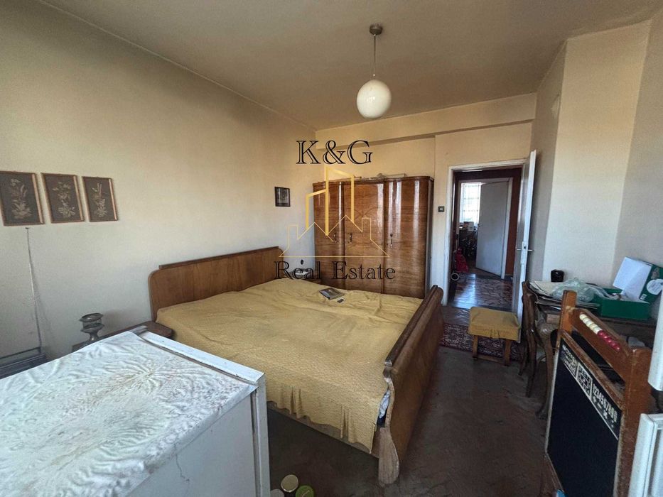 Продава се Тристаен апартамент в Разград, Център - 86 кв.м за 1280 €/кв.м - Снимка #2