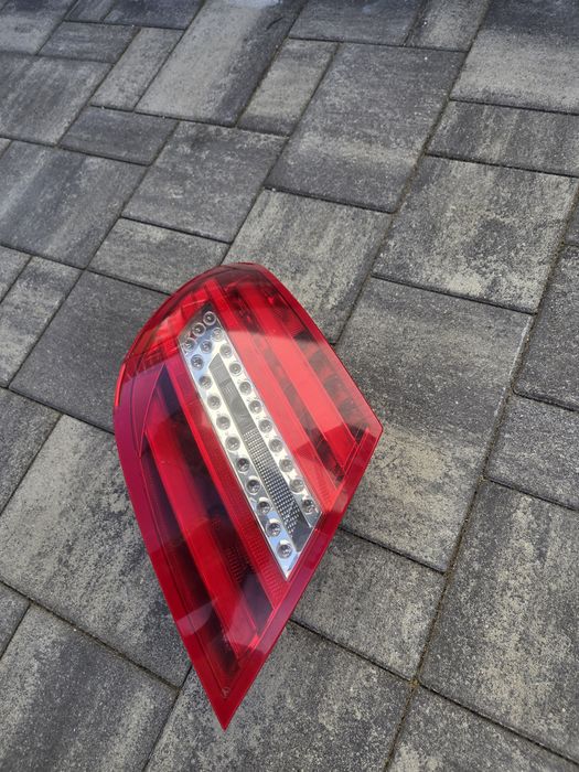Stop stanga  LED Mercedes-Benz C-Class W204
piesa originala din dezmem