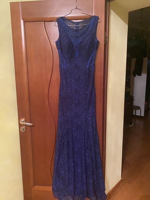 Платье вечернее