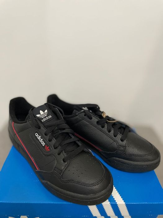 Адидас кроссовки