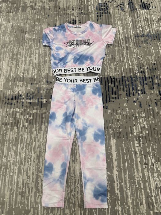 Спортивный костюм на девочку 7-8 лет