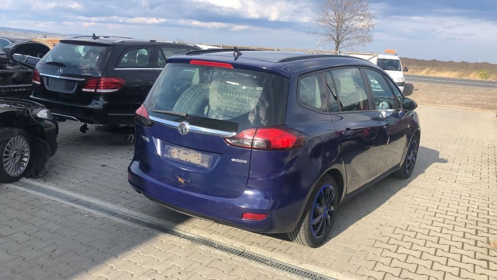 Dezmembram Opel Zafira C 2.0D an fabr 2013