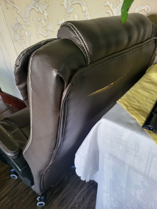 Продам кресло офисное